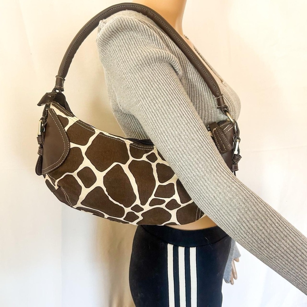 Giraffe print shoulder bag